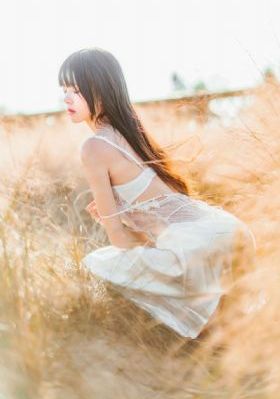 欧美长款开衫街拍_BD英语BD在线观看