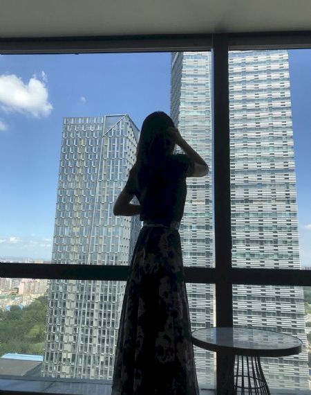 日韩伧理免费大片_十万网红美女美酱