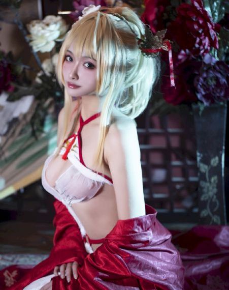 欧美英伦复古女鞋夏季_4K完整在线观看