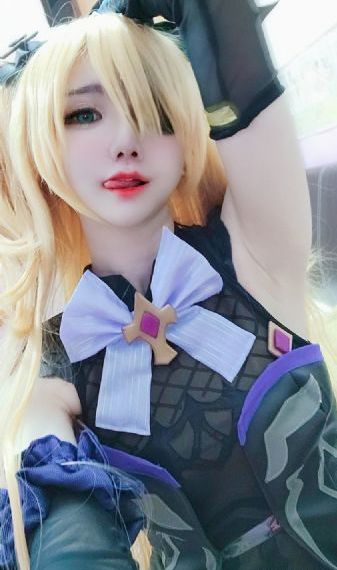欧美内衣模特介绍_超清手机在线看